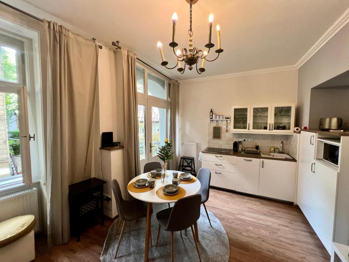 Adorable, Cosy Apartment At The Heroes' Square Budapest Ngoại thất bức ảnh